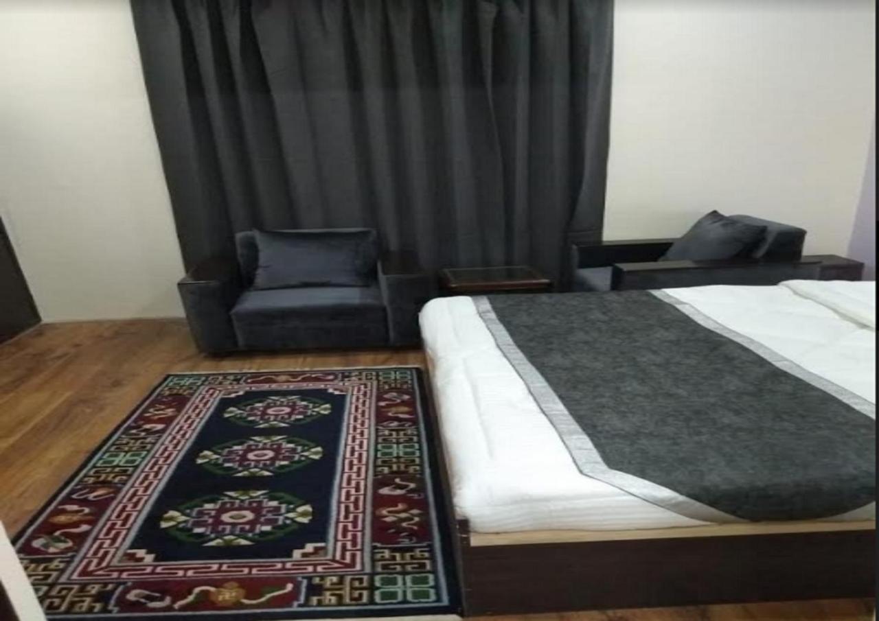 Hotel Kargil Heights Luaran gambar