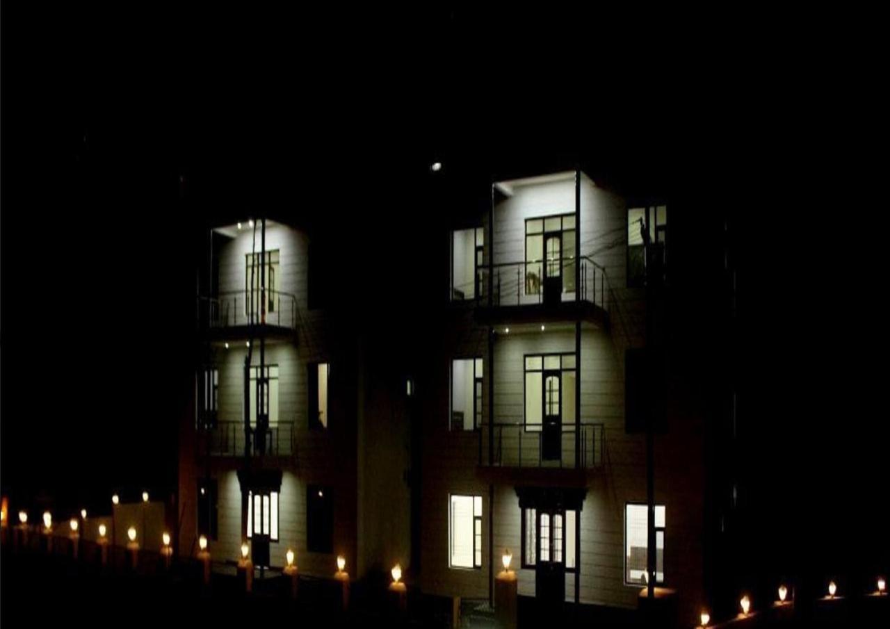 Hotel Kargil Heights Luaran gambar