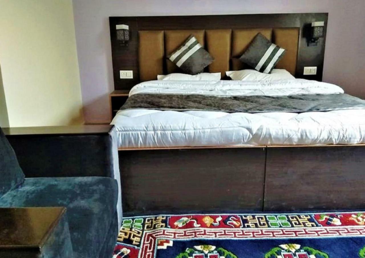 Hotel Kargil Heights Luaran gambar