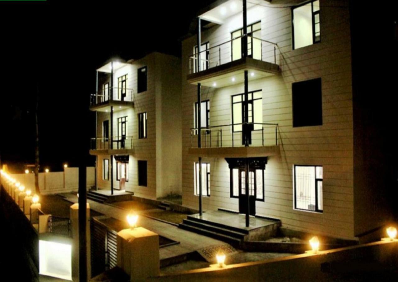 Hotel Kargil Heights Luaran gambar