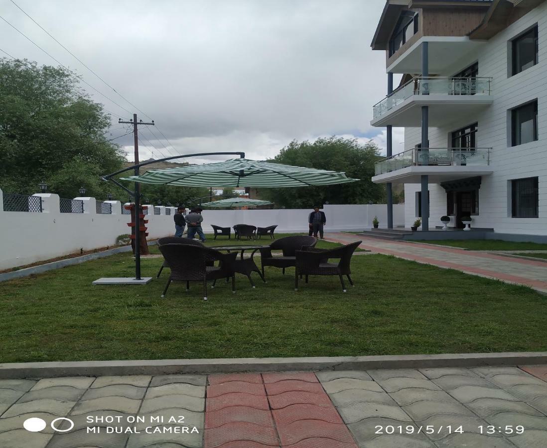 Hotel Kargil Heights Luaran gambar
