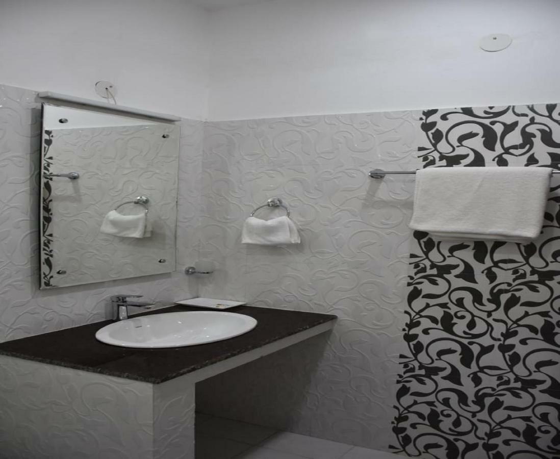 Hotel Kargil Heights Luaran gambar