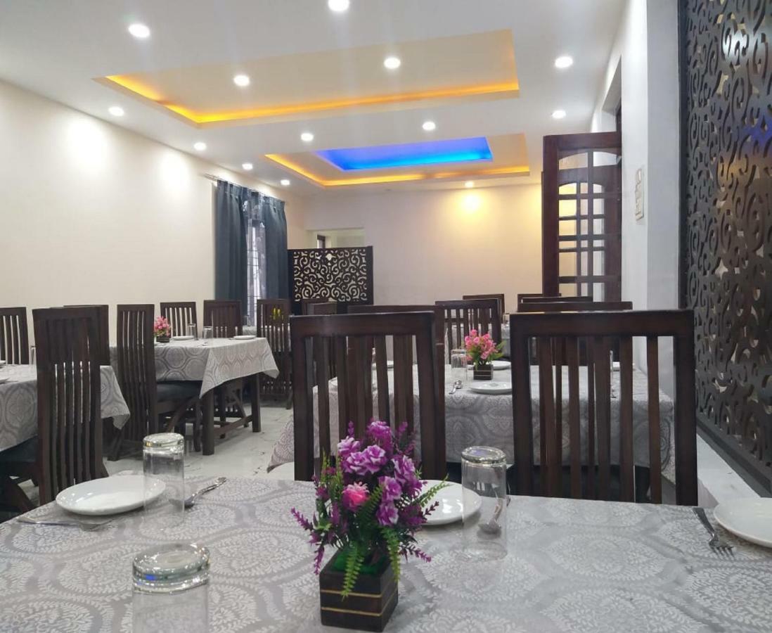 Hotel Kargil Heights Luaran gambar